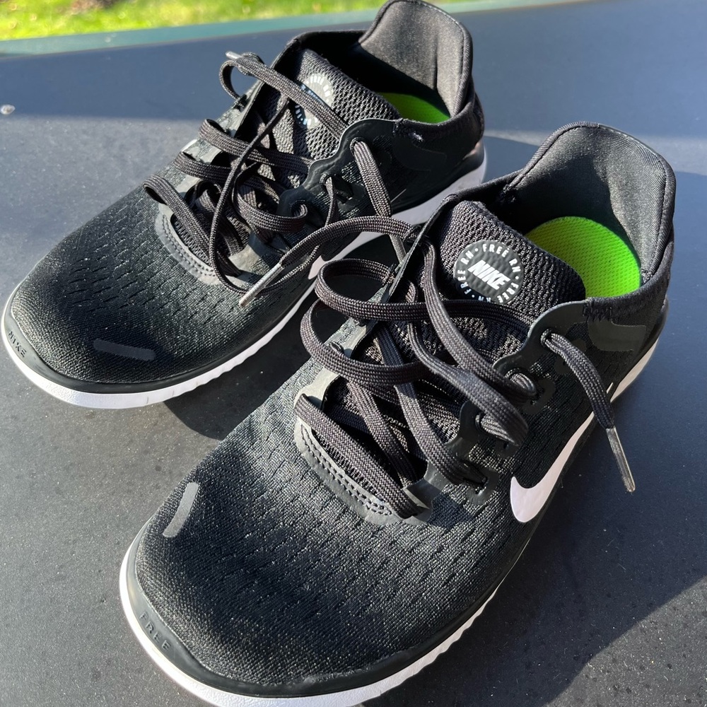 Women’s Nike Free RN Running Shoes. Size 7